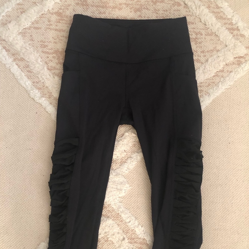Cropped black lululemon leggings